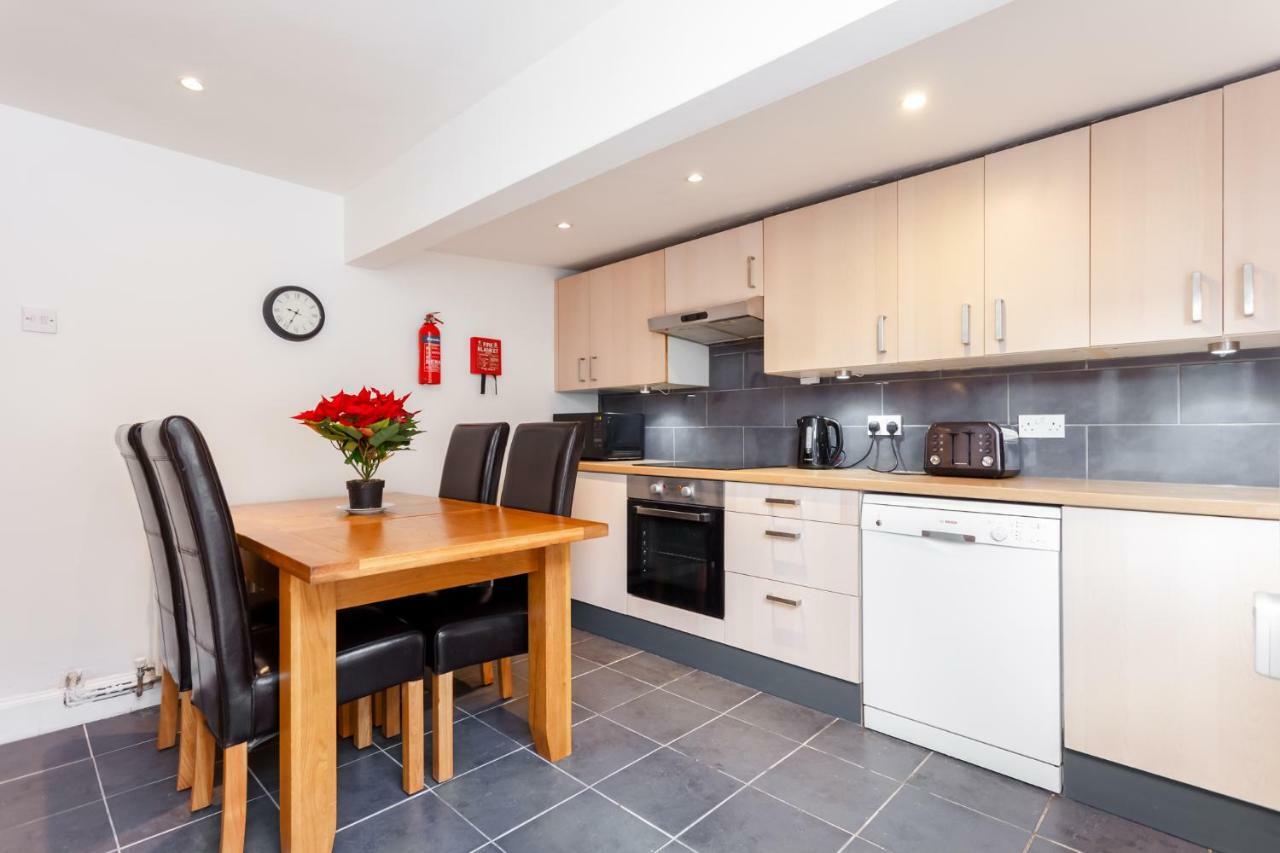 Gorgeous Town Centre Apt With Courtyard Garden Bournemouth Exterior photo